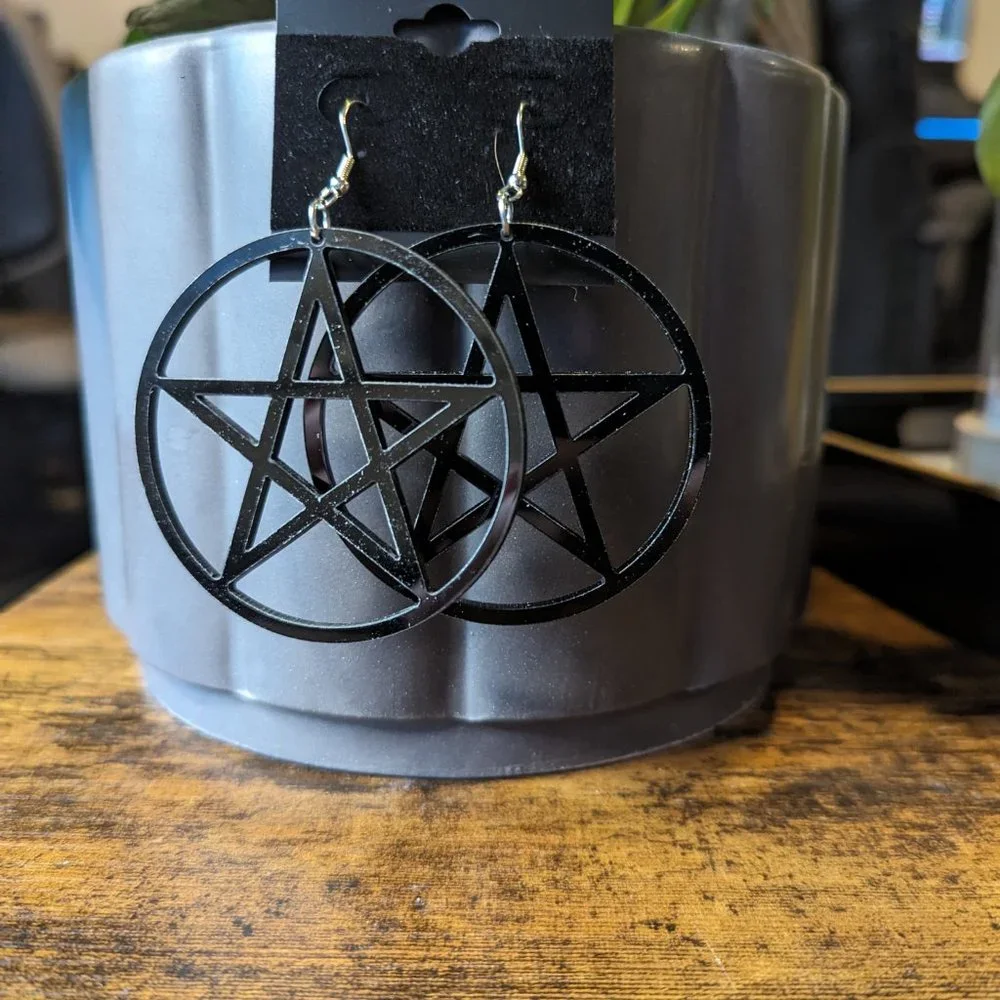 🟣 3 for 15 🟣 Goth Pentagram Earrings | Goth, Grunge, Punk - Picture 3 of 3